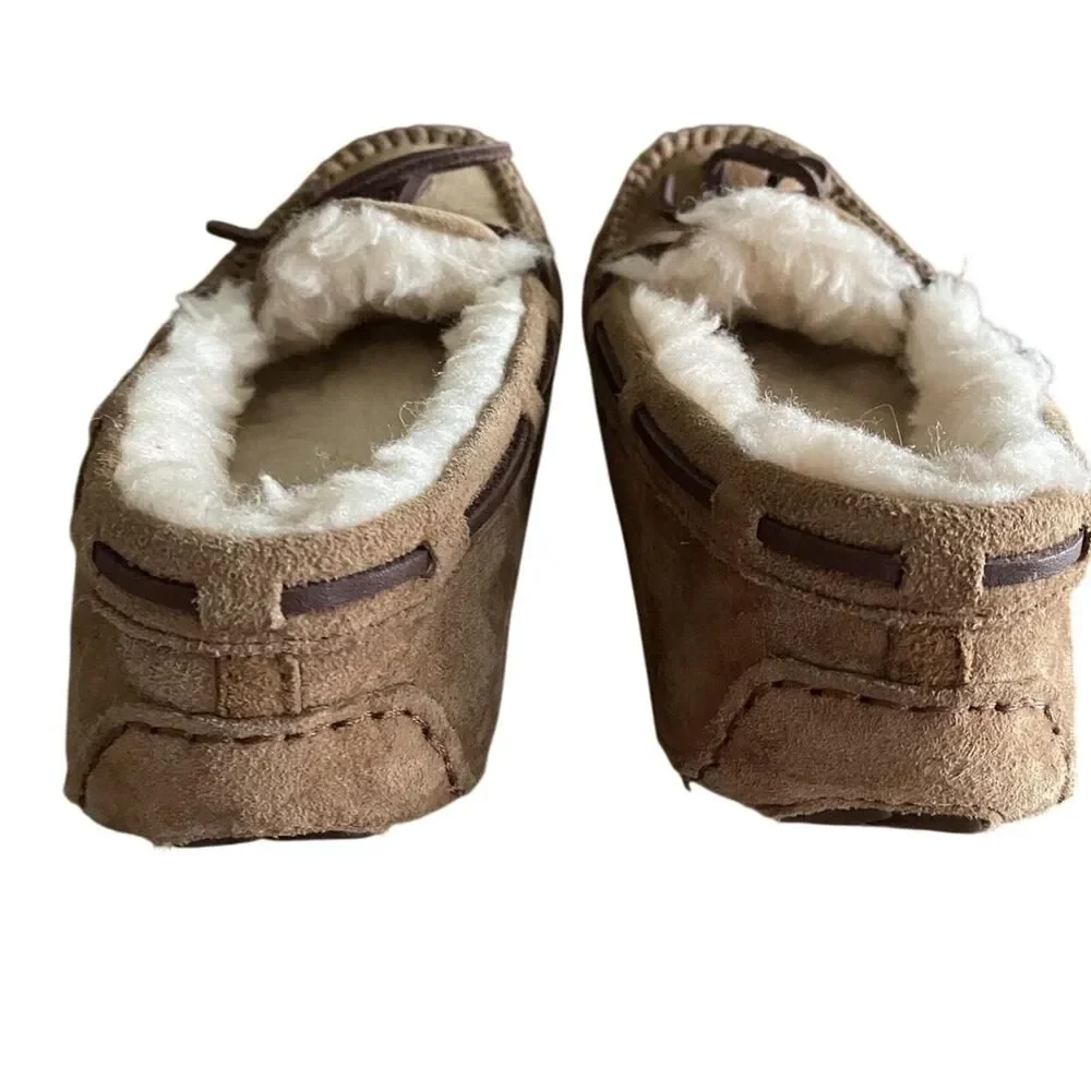 UGG Dakota Tan Sherpa Slippers Women's 5.5/Kids' 4